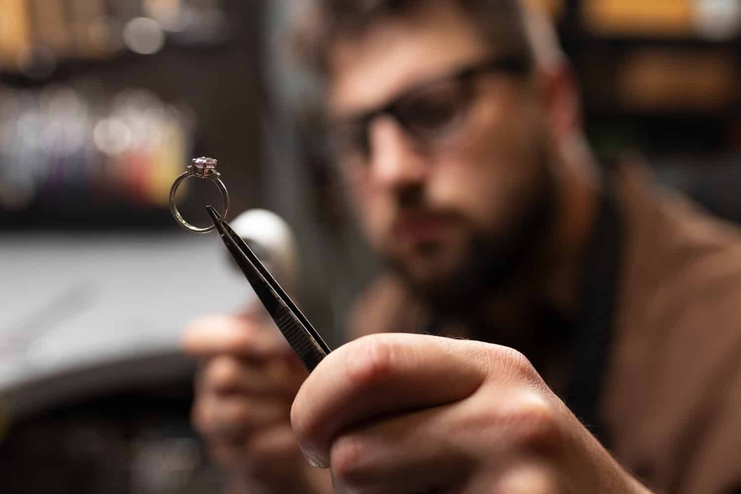 Doba╠énda s╠ªi costurile asociate cu prelungirea contractului de amanet
